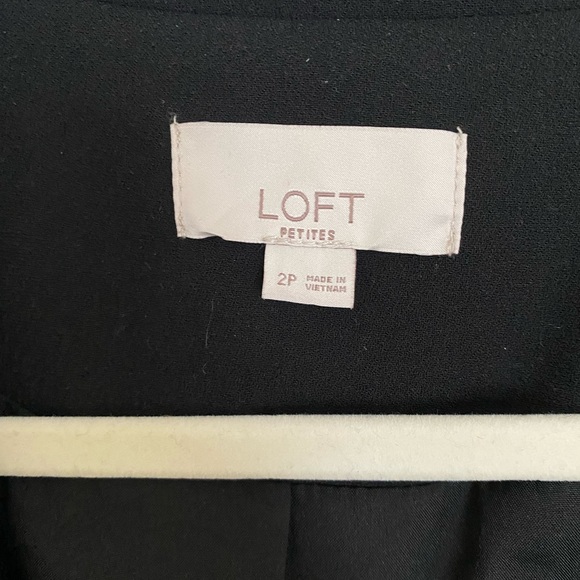 Ann Taylor Blazer. Like new. Worn twice - Picture 2 of 3